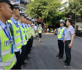 烈日斗酷暑 高温送清凉
