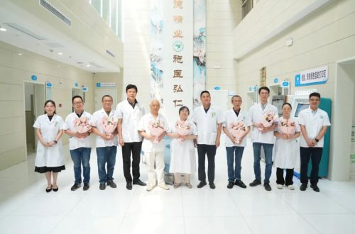 【医师节系列活动】感谢“医”路有你！市三医院开展第7个中国医师节慰问活动～