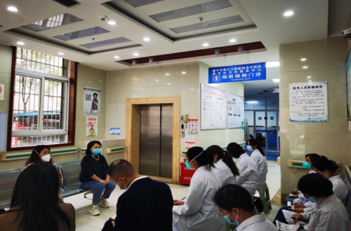 院领导带队督导育才路、高升、凯旋路社区卫生服务中心工作